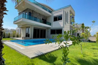 Antalya Belek te Satılık 4+1  Villa